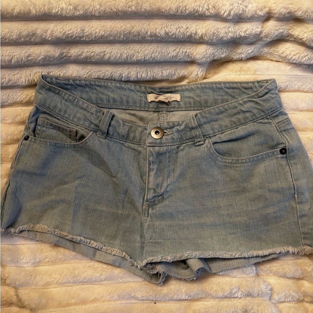 Forever 21 Light Wash Denim Cutoff Shorts size 26w